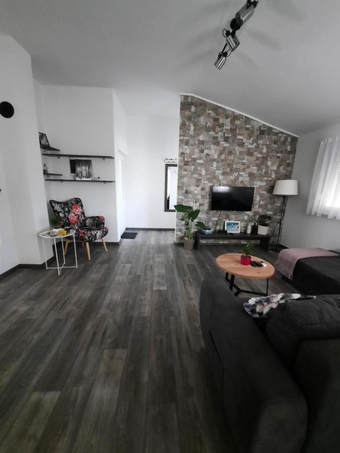 Apartman Bamboo Nin Exterior photo