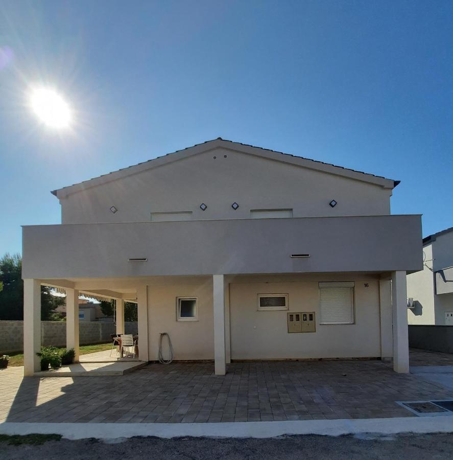 Apartman Bamboo Nin Exterior photo